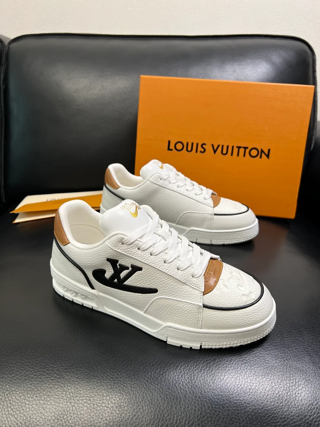 Men's shoes 💰840 Lv high quality top crafts Louis Vuitton, sports sneakers counter synchronization, uppers imported from Italy, high-quality splicing colorful complex crafts, imported mesh pads soft and comfortable, soles: original soles specially provided by the original factory, T men's shoes 💰U exclusive movable molded soles super comfortable, original factory single goods, code number 39-44 (customized 38 45)